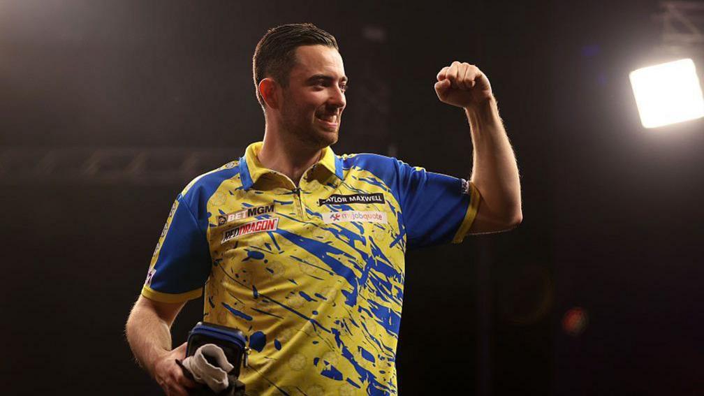 Luke Humphries Secures Thrilling Victory Over Luke Littler in Premier League Darts Showdown