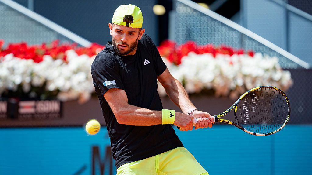 Jacob Fearnley Advances to Italian Open Second Round with Dominant Win Over Fabio Fognini