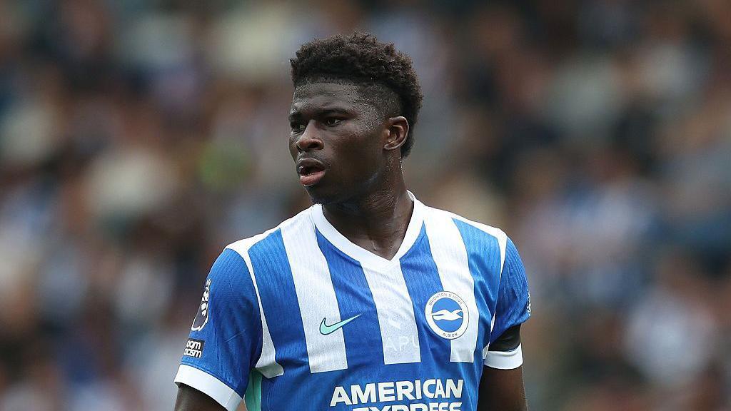 Fabian Hurzeler Confirms Carlos Baleba's Stay at Brighton Amid Transfer Speculations