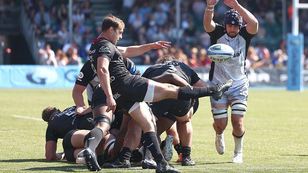 Saracens Dominate Newcastle Falcons in High-Scoring Premiership Clash