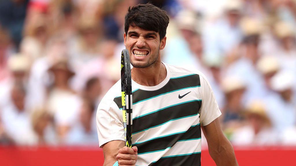 Carlos Alcaraz Triumphs Over Jiri Lehecka to Claim Second Queen's Club Championship