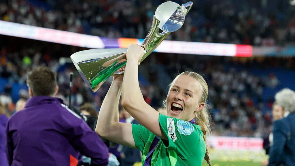 Hannah Hampton's Emotional Tribute to Her Late Grandfather After Euro 2025 Victory