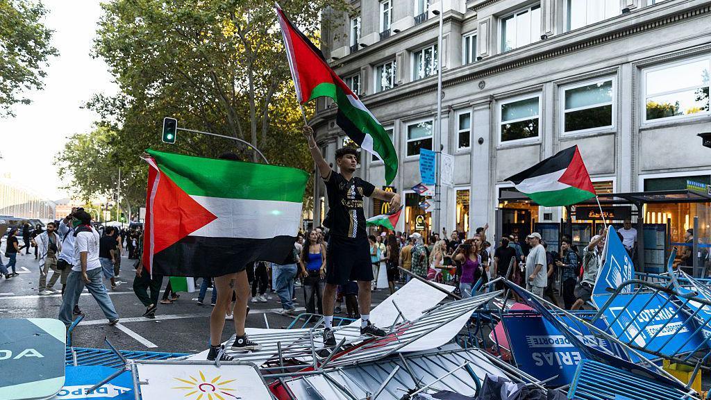 UCI Demands Safety Overhaul: Spain's Future as Host of Elite Cycling Events in Jeopardy After Vuelta Protests