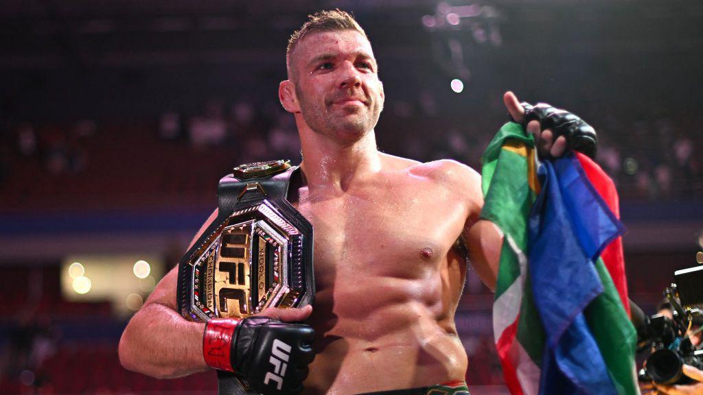 Du Plessis Dominates Strickland to Retain UFC Middleweight Crown at UFC 312