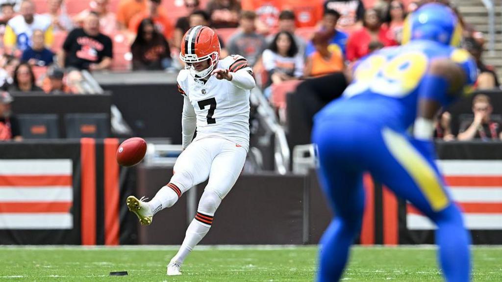 2025 NFL Season: Unveiling the Game-Changing Rule Updates Revolutionizing Professional Football