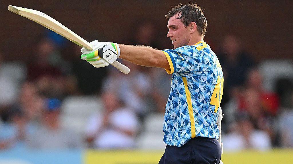 Thrilling T20 Blast Quarter-Finalists: Bears, Durham, Kent & Hampshire Secure Spots