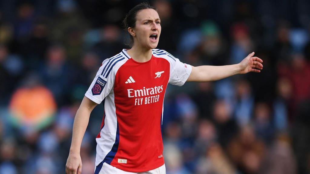 Lotte Wubben-Moy Extends Arsenal Contract: A New Chapter for the Gunners' Star Defender