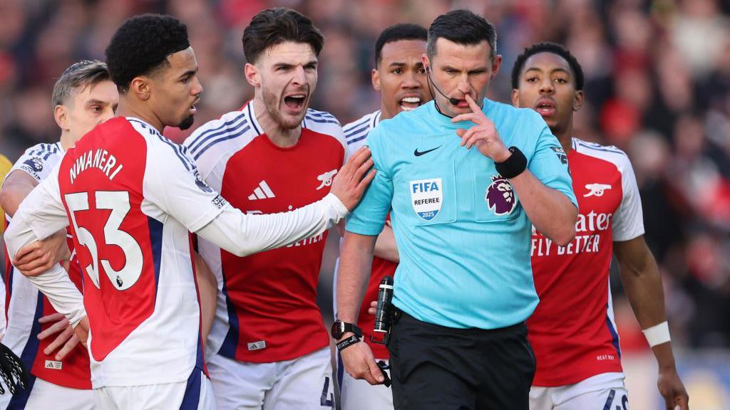 Arsenal Faces £65,000 Fine Over Players' Reaction to Lewis-Skelly's Red Card