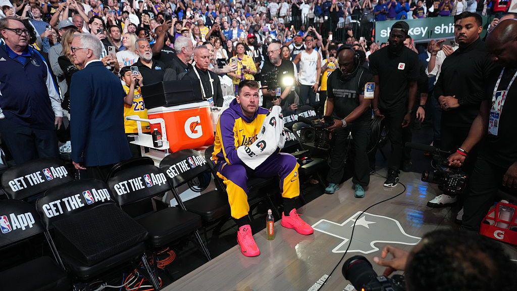 Luka Doncic's Emotional 45-Point Performance in Return to Dallas