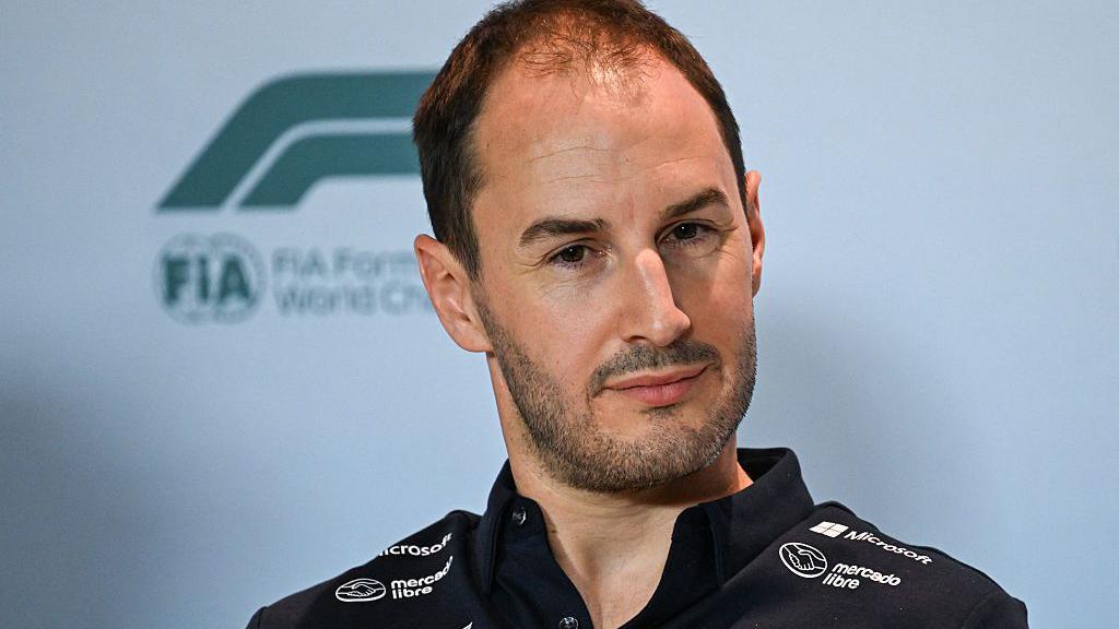 Oliver Oakes Exits Alpine F1 Team After 10 Months: A Look at the Turbulent Leadership Changes