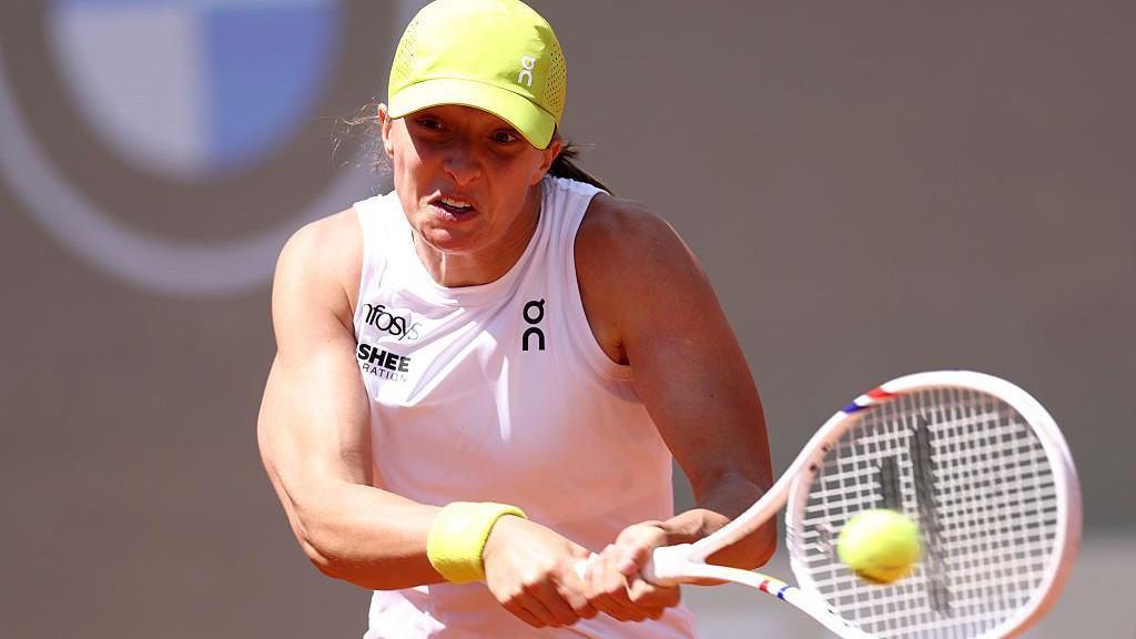 Iga Swiatek Dominates Italian Open: Eyes Fourth Rome Title and French Open Glory