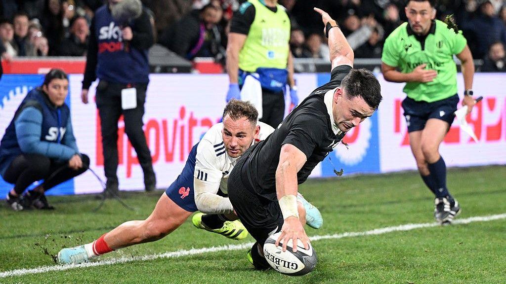 New Zealand Edges Out France in Thrilling Rugby Union Clash