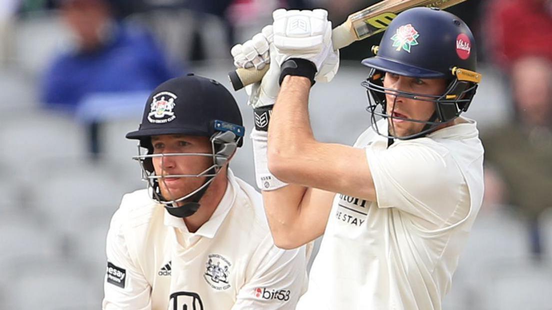 Thrilling Draw at Old Trafford: Lancashire and Gloucestershire Battle to the End