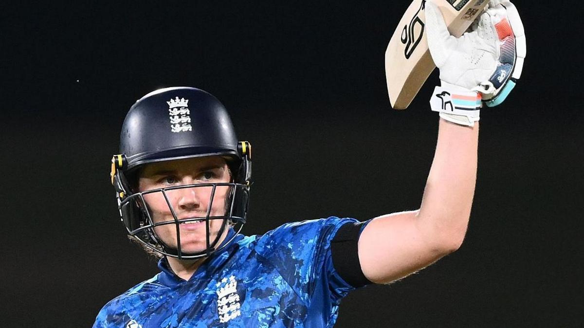 England Demolish India by 152 Runs in World Cup Warm-Up as Sciver-Brunt Fires Warning Shot with Century