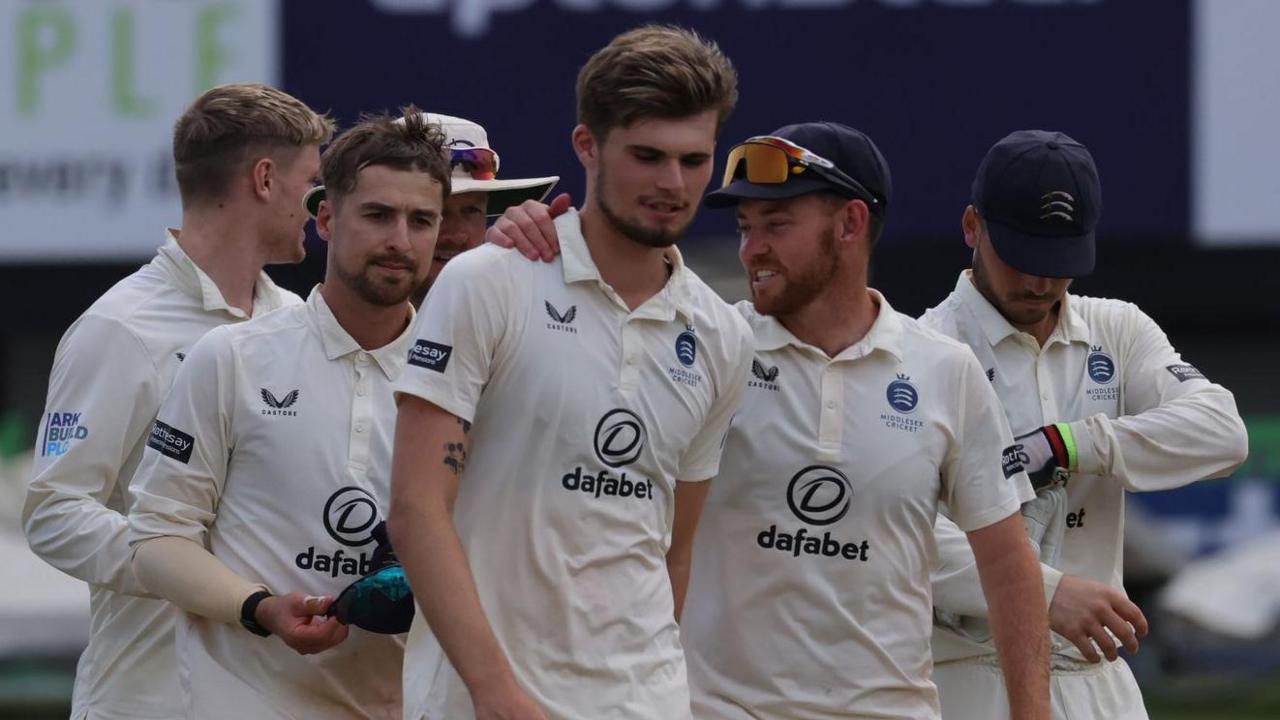 Middlesex Dominates Leicestershire with an Innings Victory in County Championship