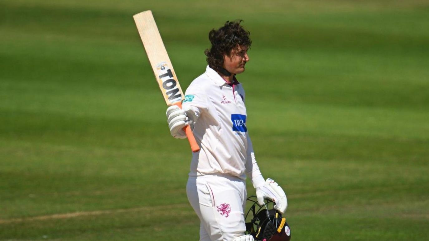 Tom Kohler-Cadmore's Heroic Century Secures Draw for Somerset Against Nottinghamshire