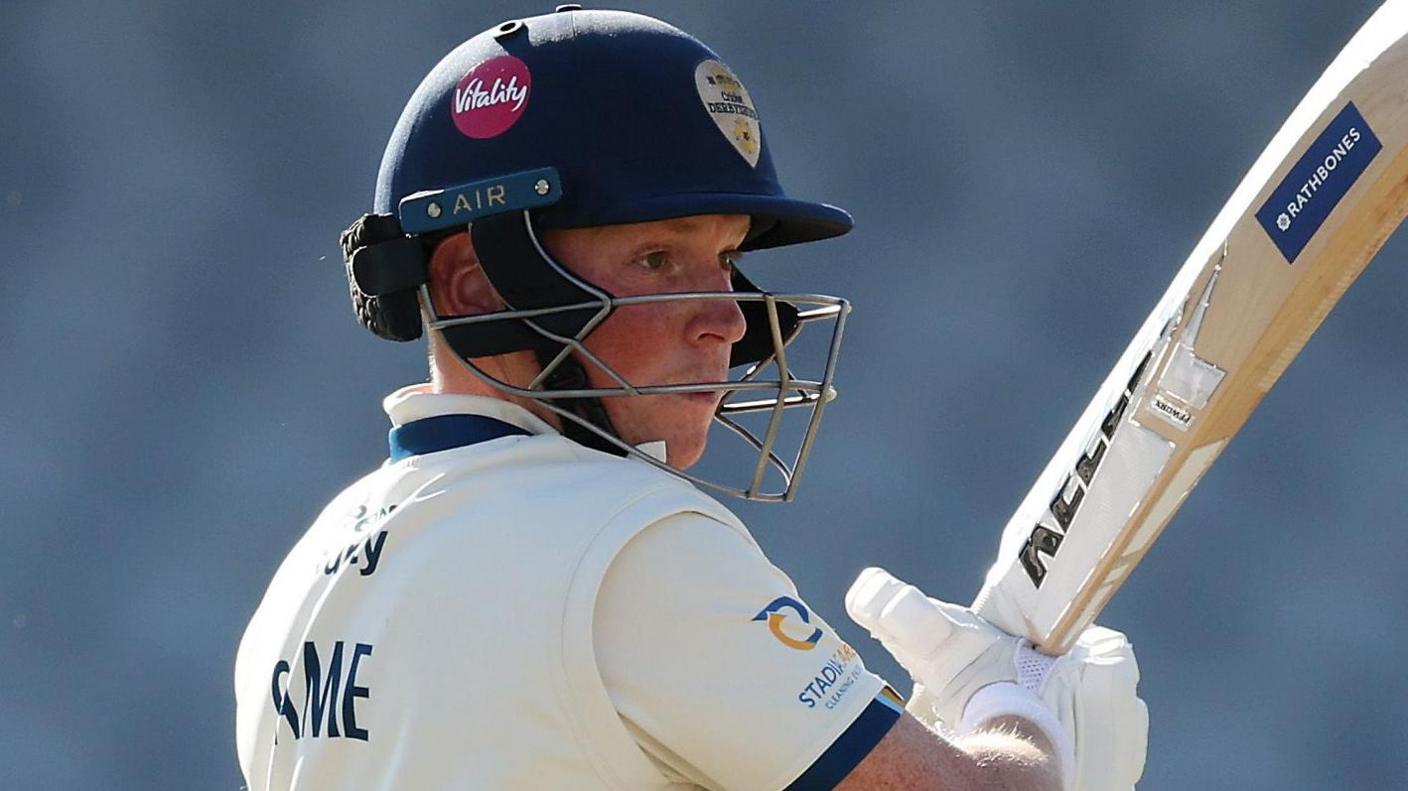 Thrilling Draw at Bristol: Derbyshire Holds Firm Against Gloucestershire in County Championship