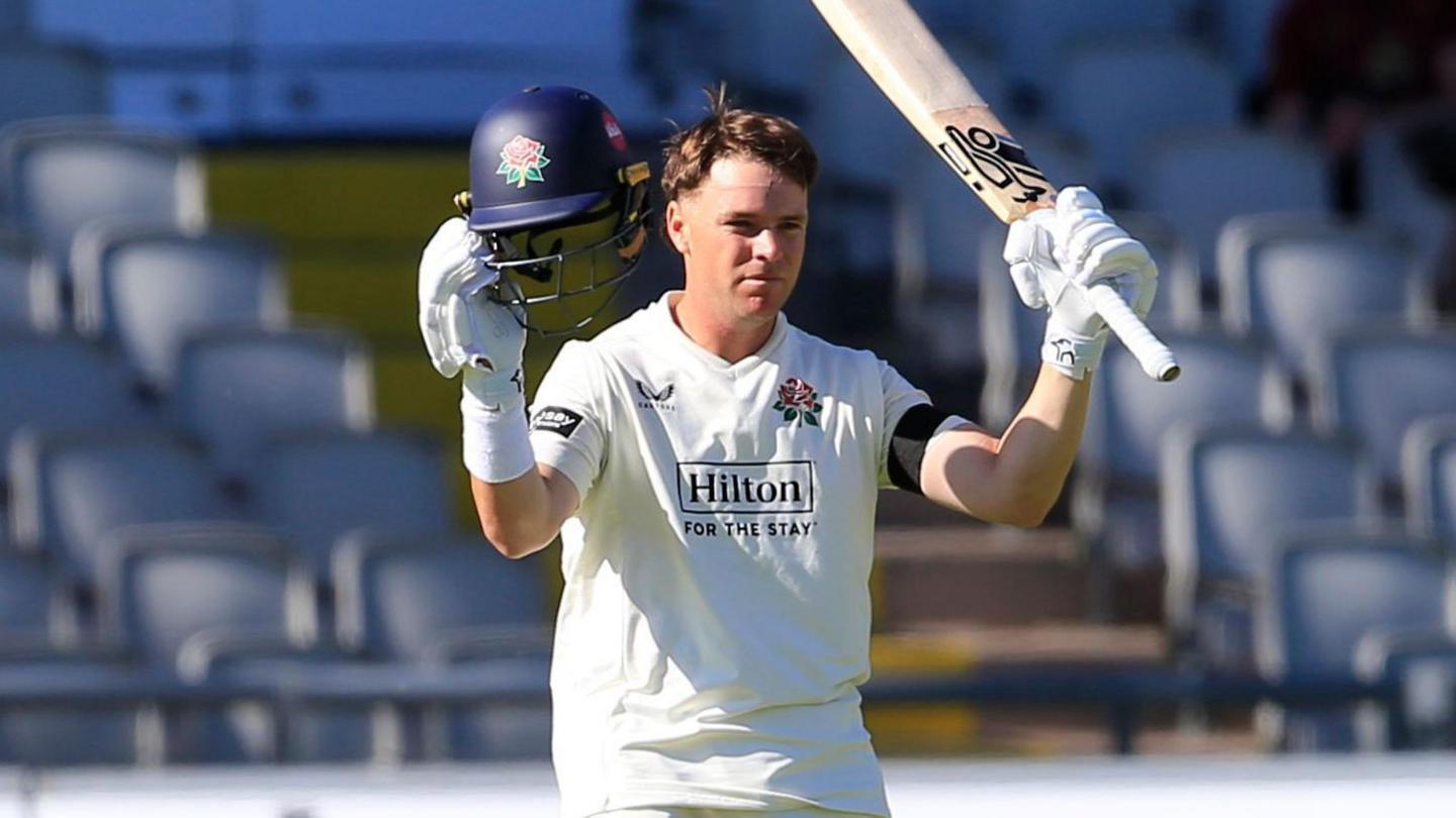 Marcus Harris' Stellar 165 Leads Lancashire to Dominance Over Gloucestershire
