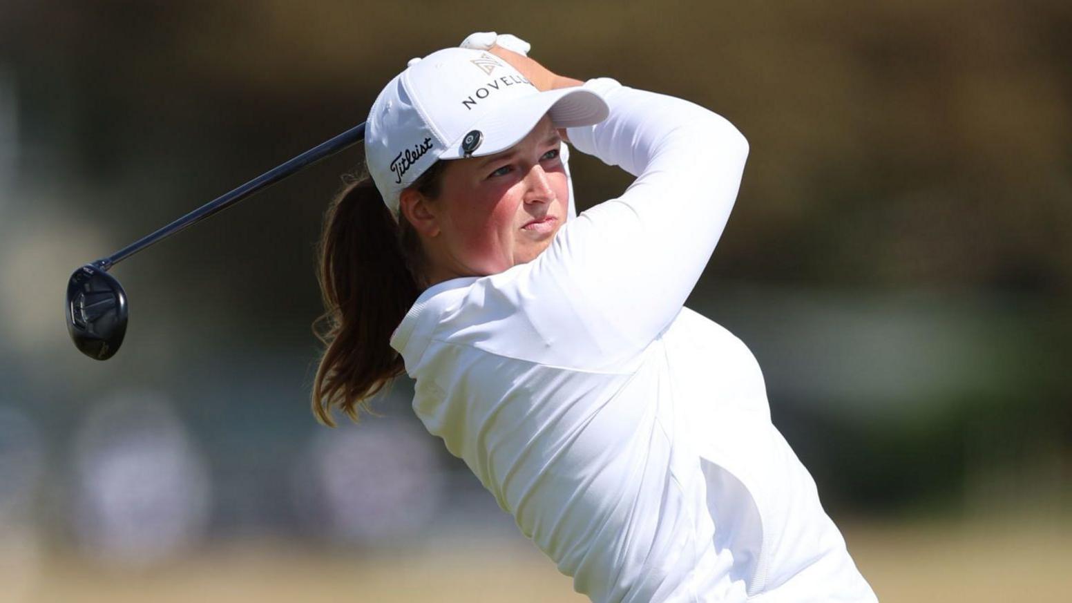 Japanese Duo Dominates Women's Open as Woad Struggles to Keep Pace
