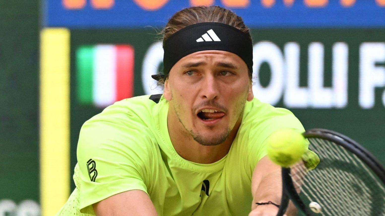 Thrilling Comebacks: Zverev and Medvedev Overcome Adversity to Advance in Halle Open