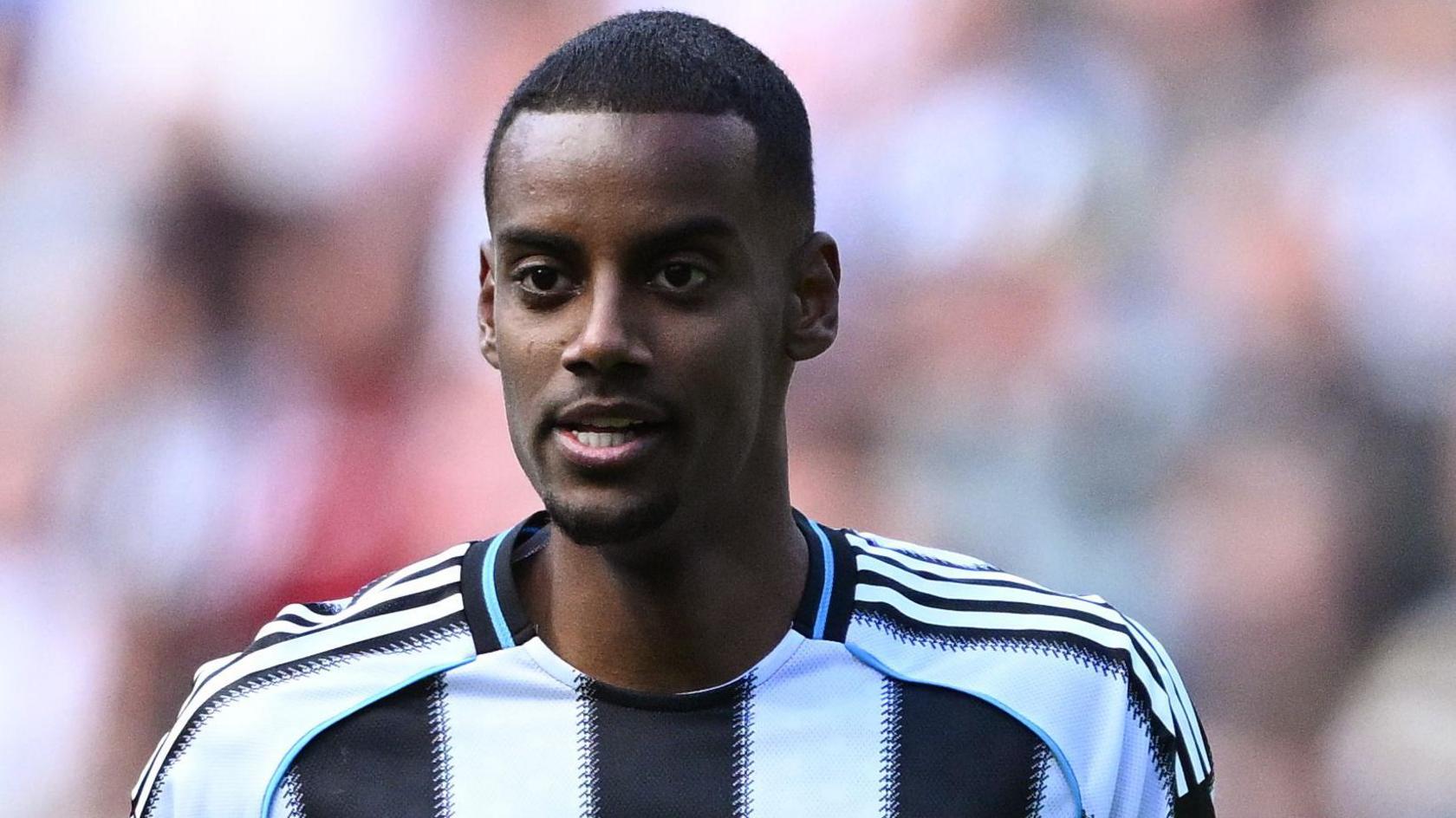 Liverpool's Pursuit of Alexander Isak Hits a Snag as Newcastle Stand Firm