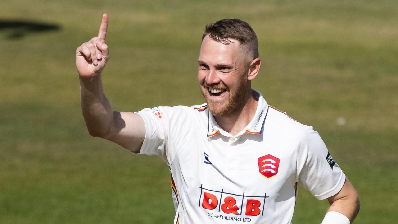 Jamie Porter's Stellar Performance Secures Essex's Narrow Victory Over Worcestershire