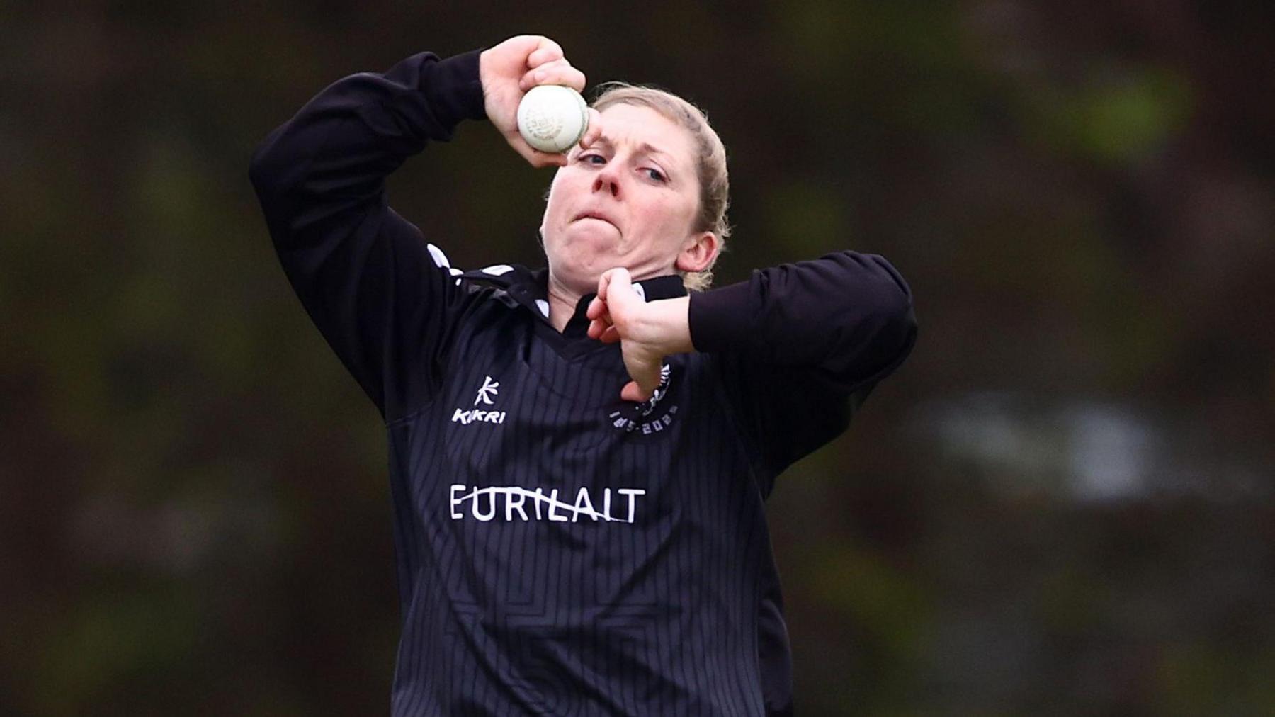Heather Knight's All-Round Brilliance Secures Somerset's Victory Over Essex in One-Day Cup
