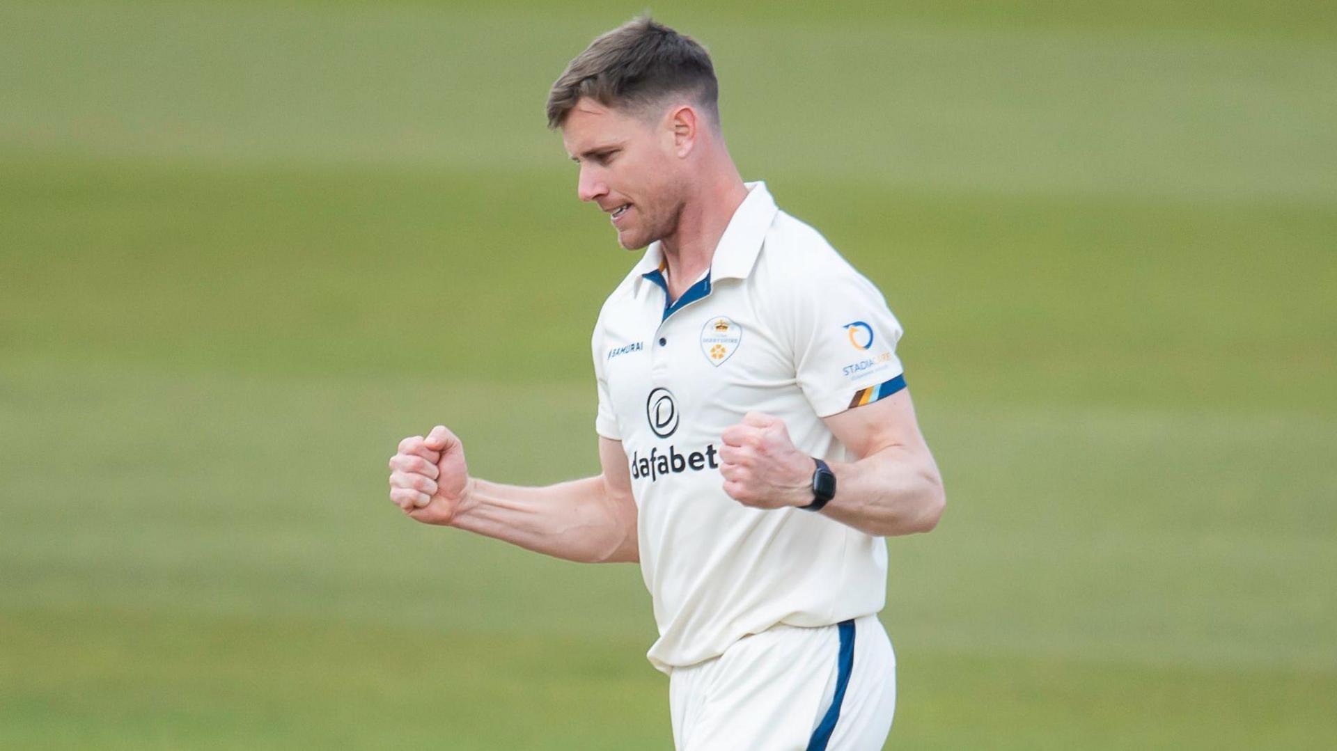 Luis Reece's Milestone Leads Derbyshire to Victory