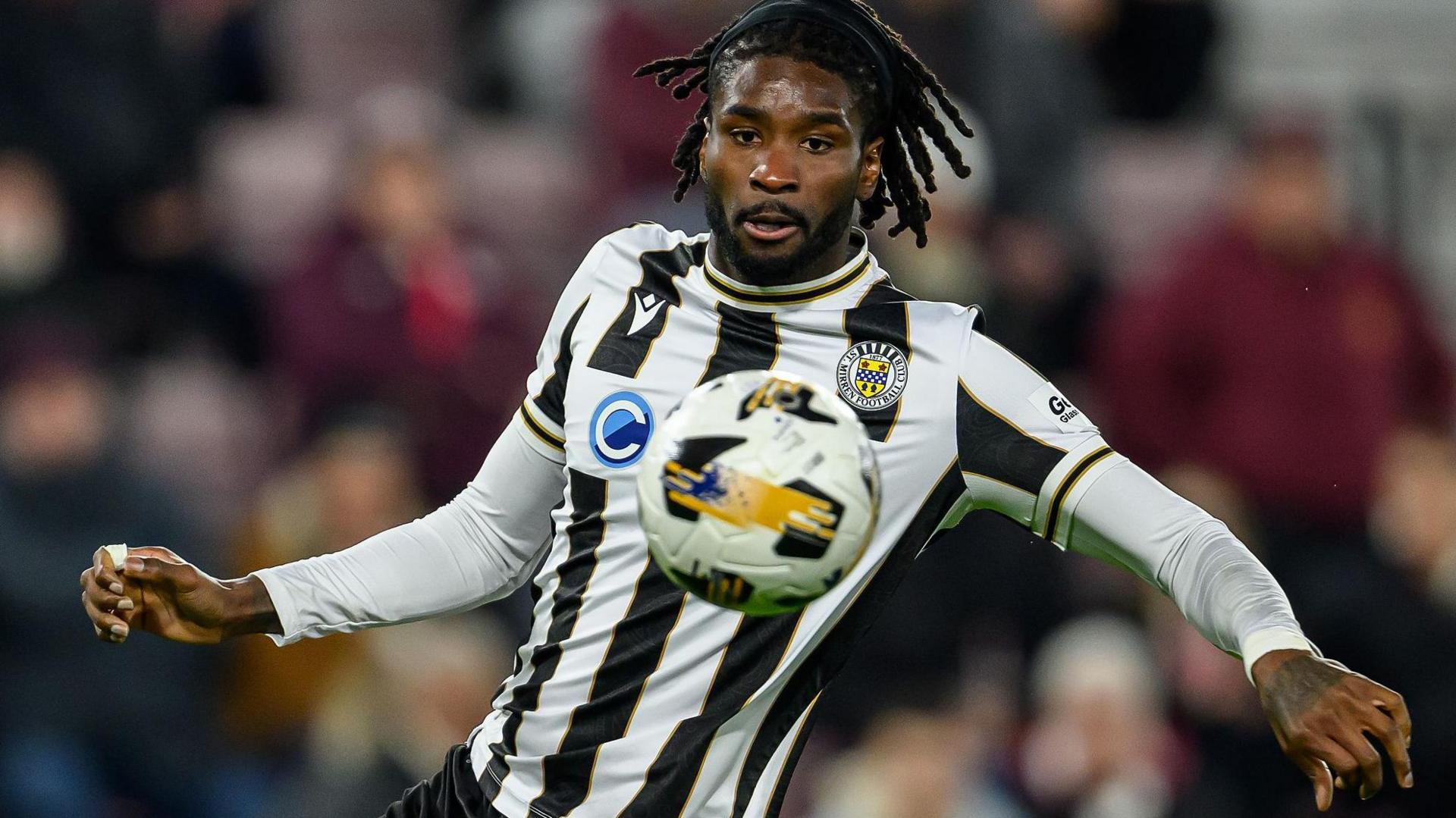 Bolton Wanderers Bolster Squad with Key Signings: Richard Taylor and Charlie Warren
