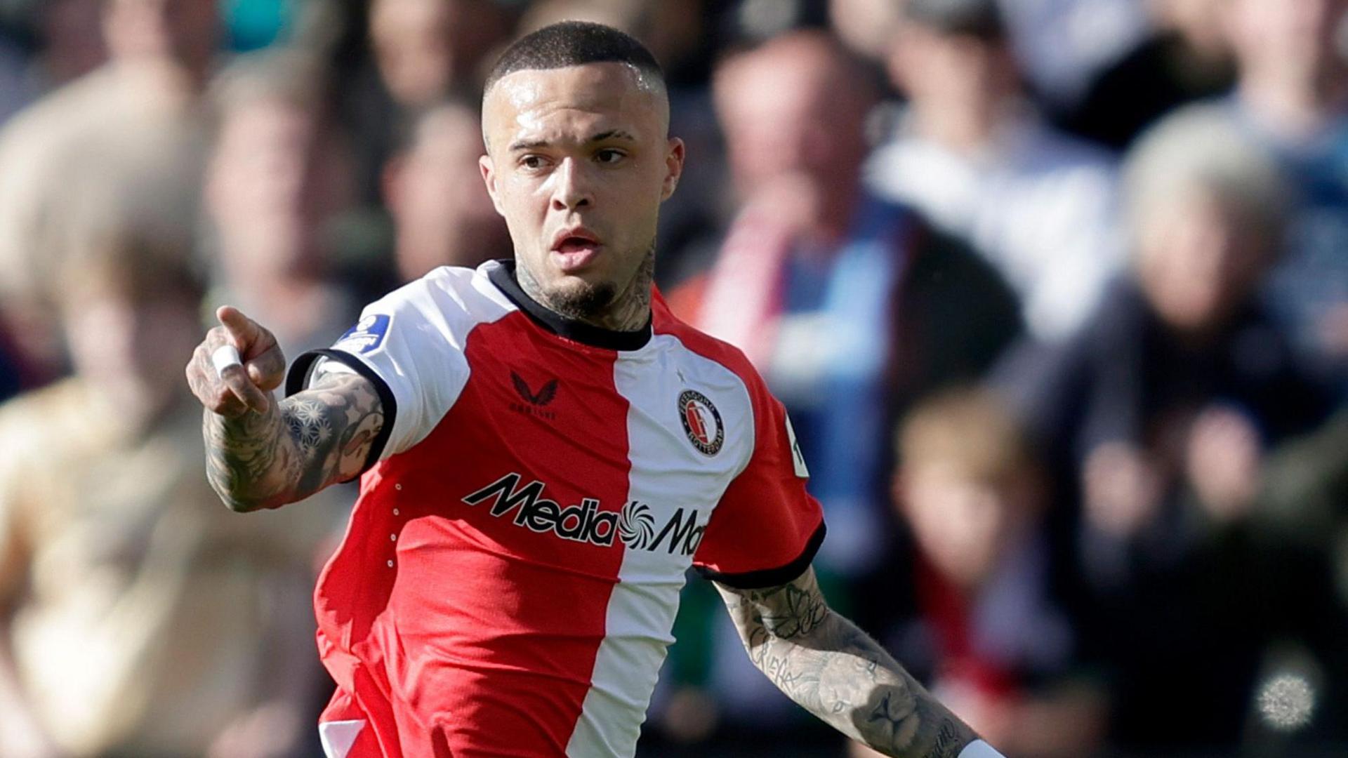 Burnley Bolsters Defense with Signing of Dutch Star Quilindschy Hartman