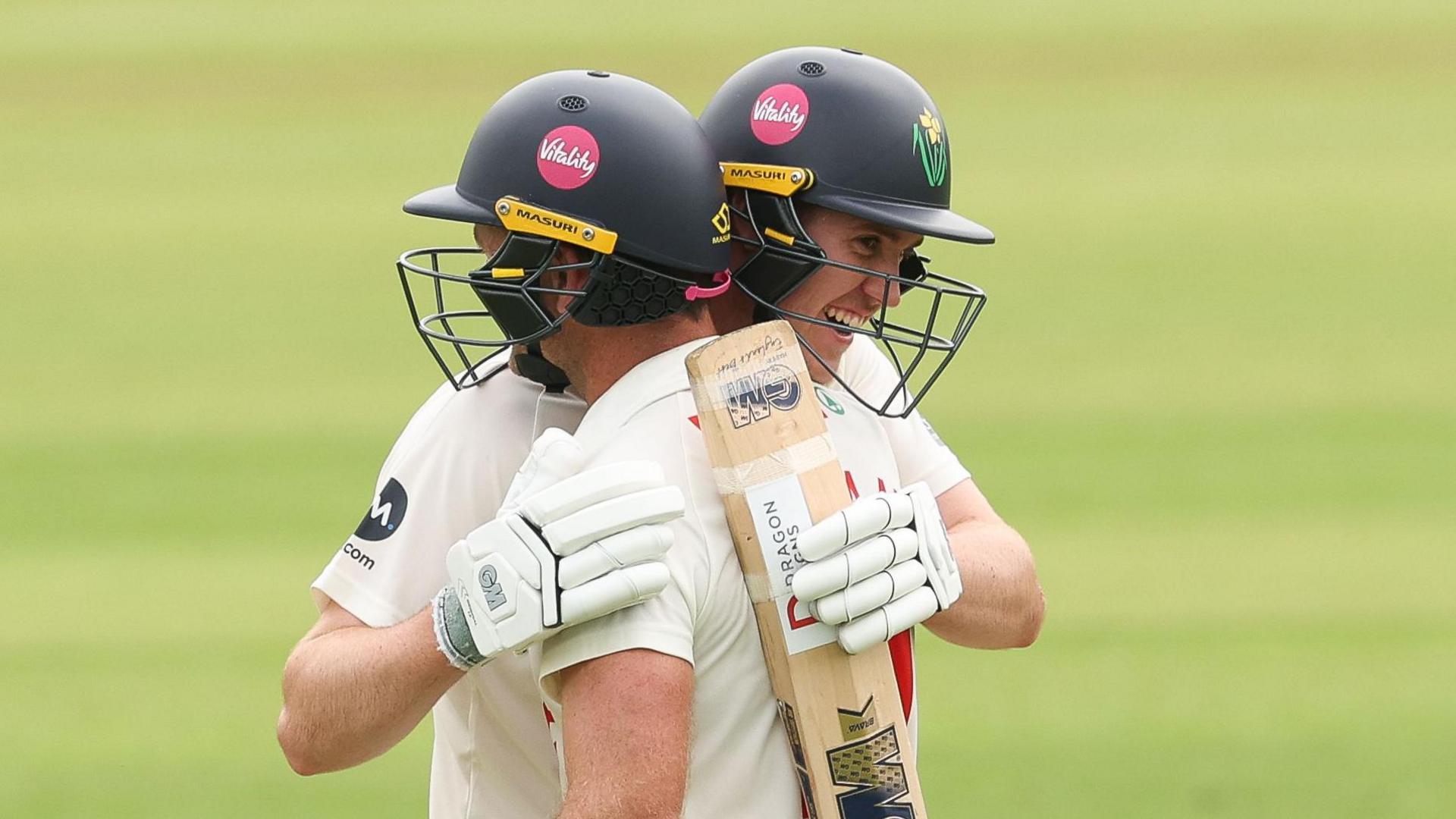 Dominant Centuries by Kellaway and Ingram Propel Glamorgan to Commanding Lead Over Gloucestershire