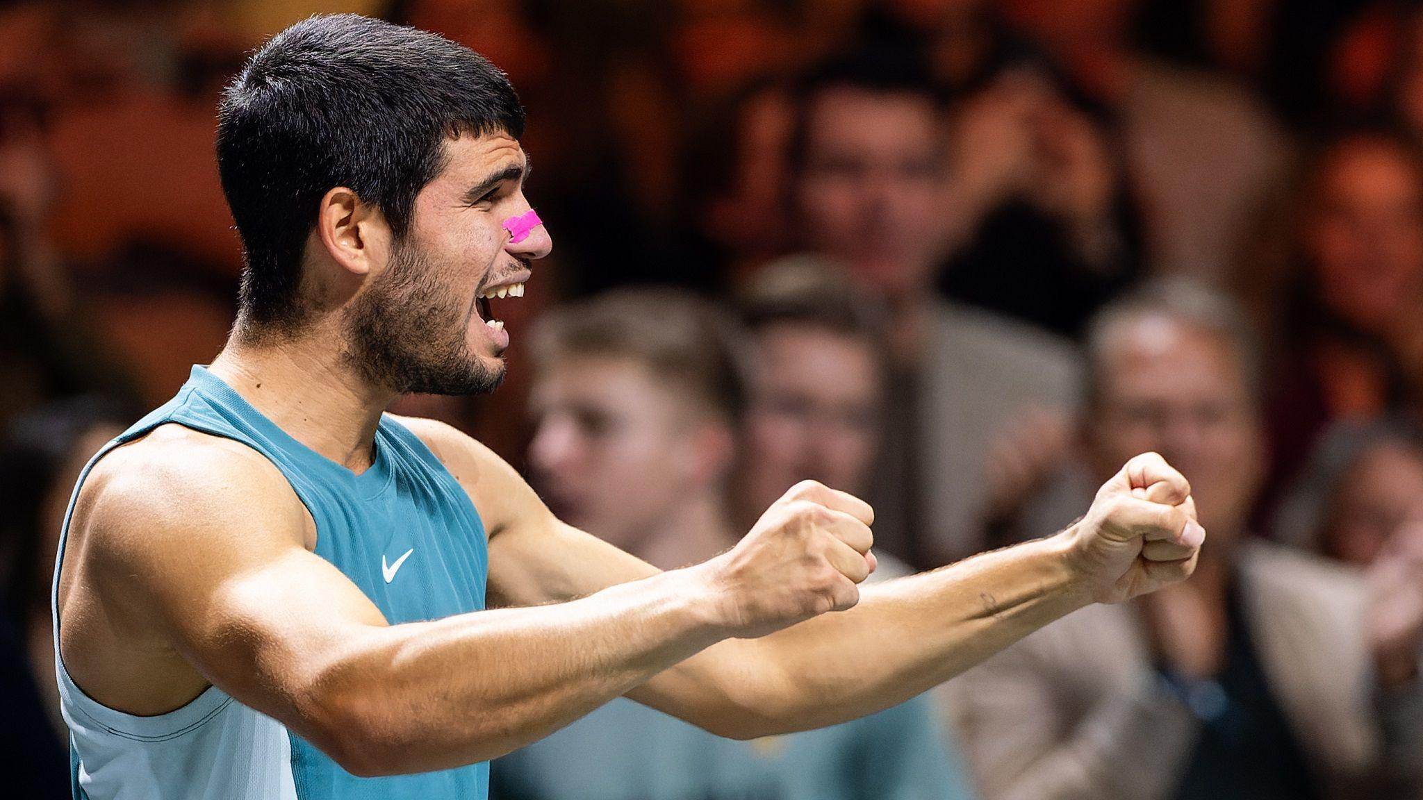 Carlos Alcaraz Clinches Maiden Indoor Title at Rotterdam Open