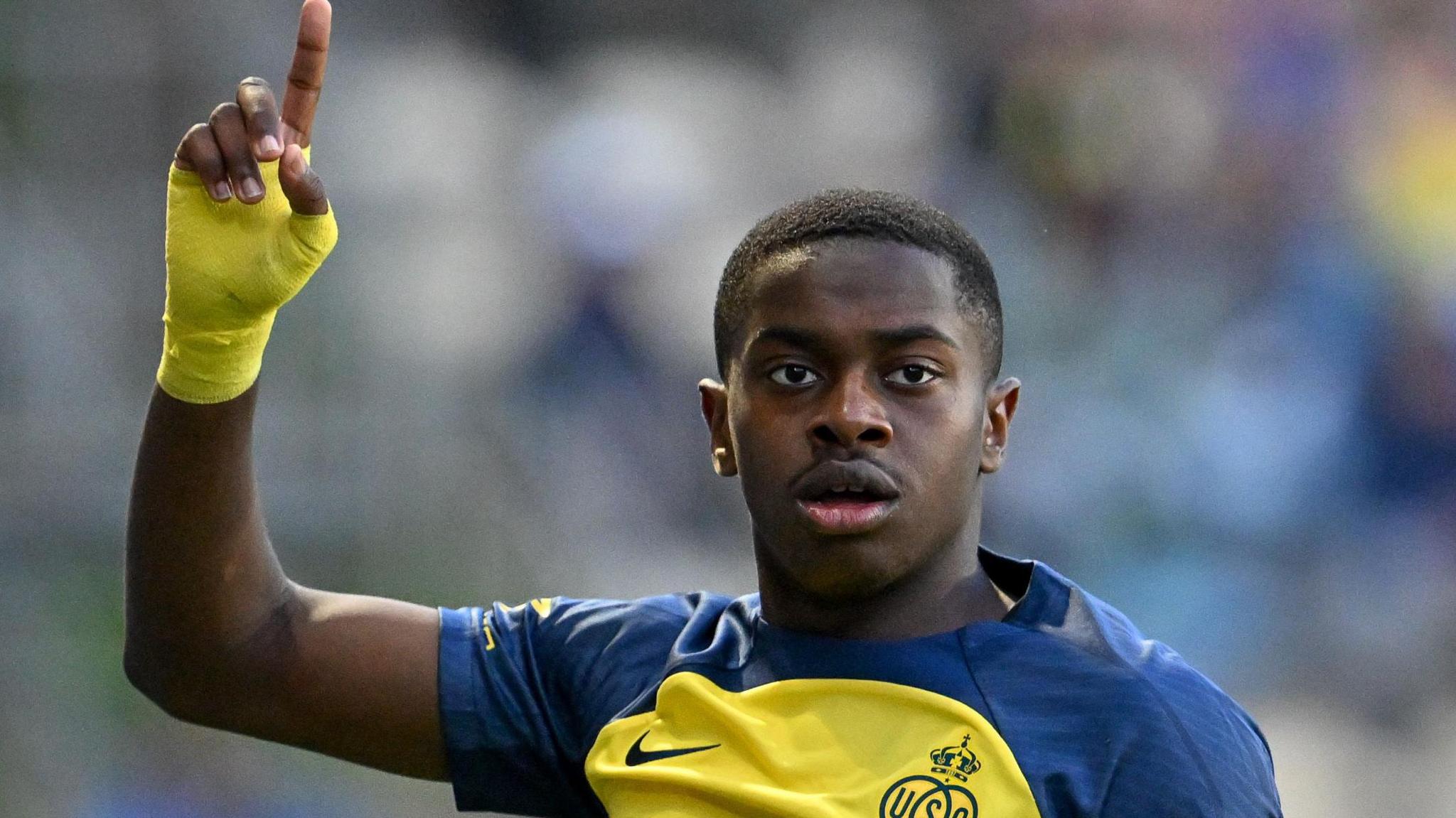 Sunderland Bolsters Squad with Midfield Maestro Noah Sadiki