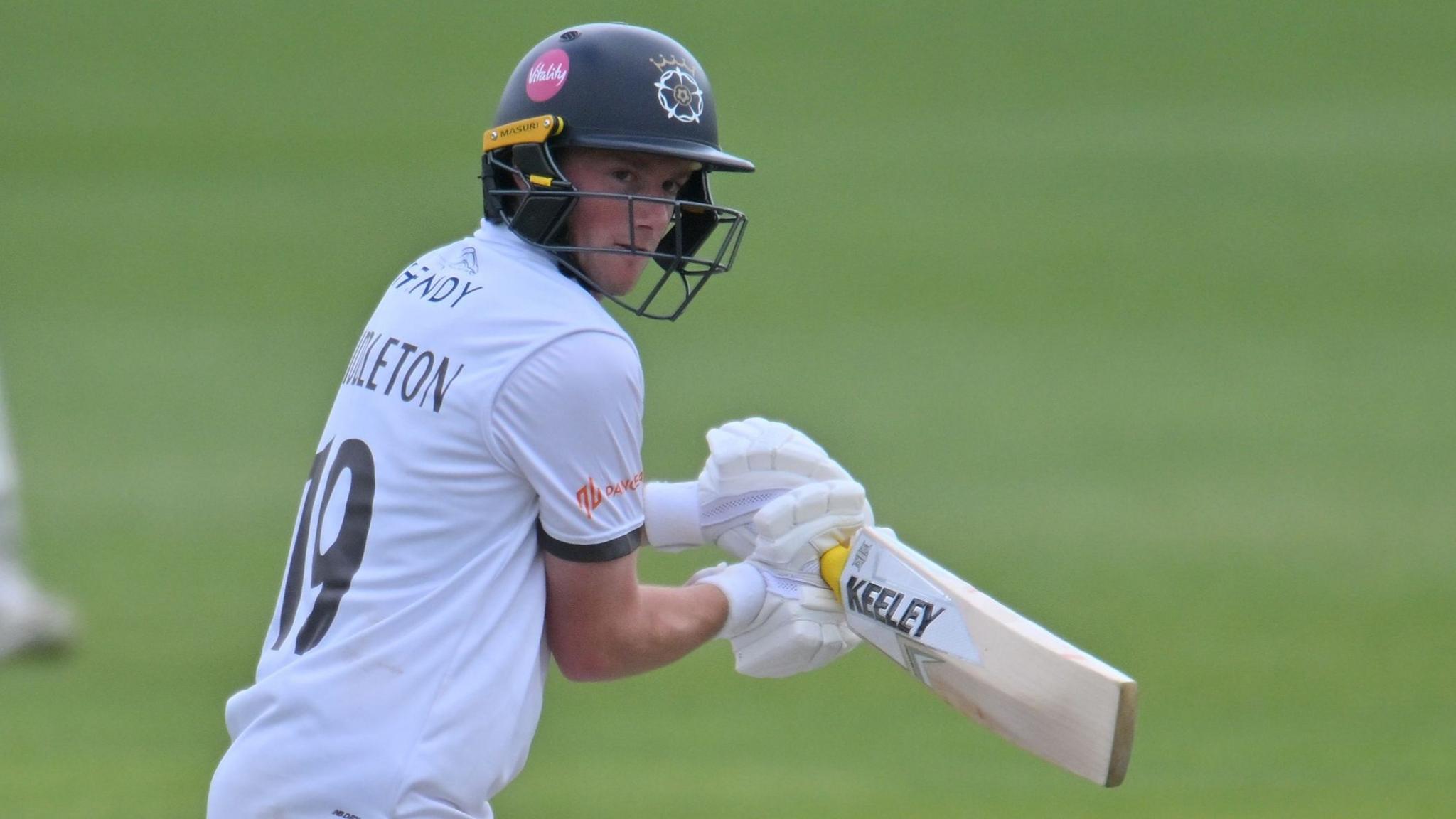 Late Wickets Shift Momentum in Rain-Affected Cricket Clash: Worcestershire vs Hampshire