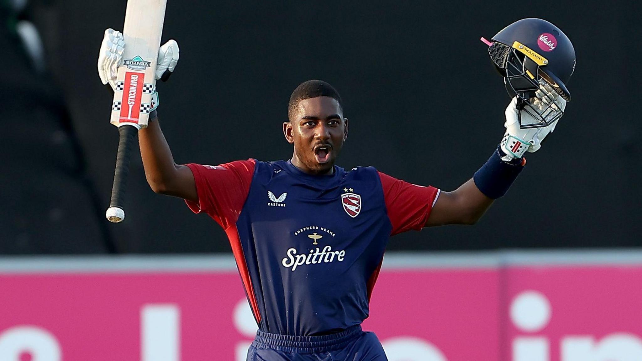 Tawanda Muyeye Cements Future with Kent: Rising Star Extends Contract Until 2027