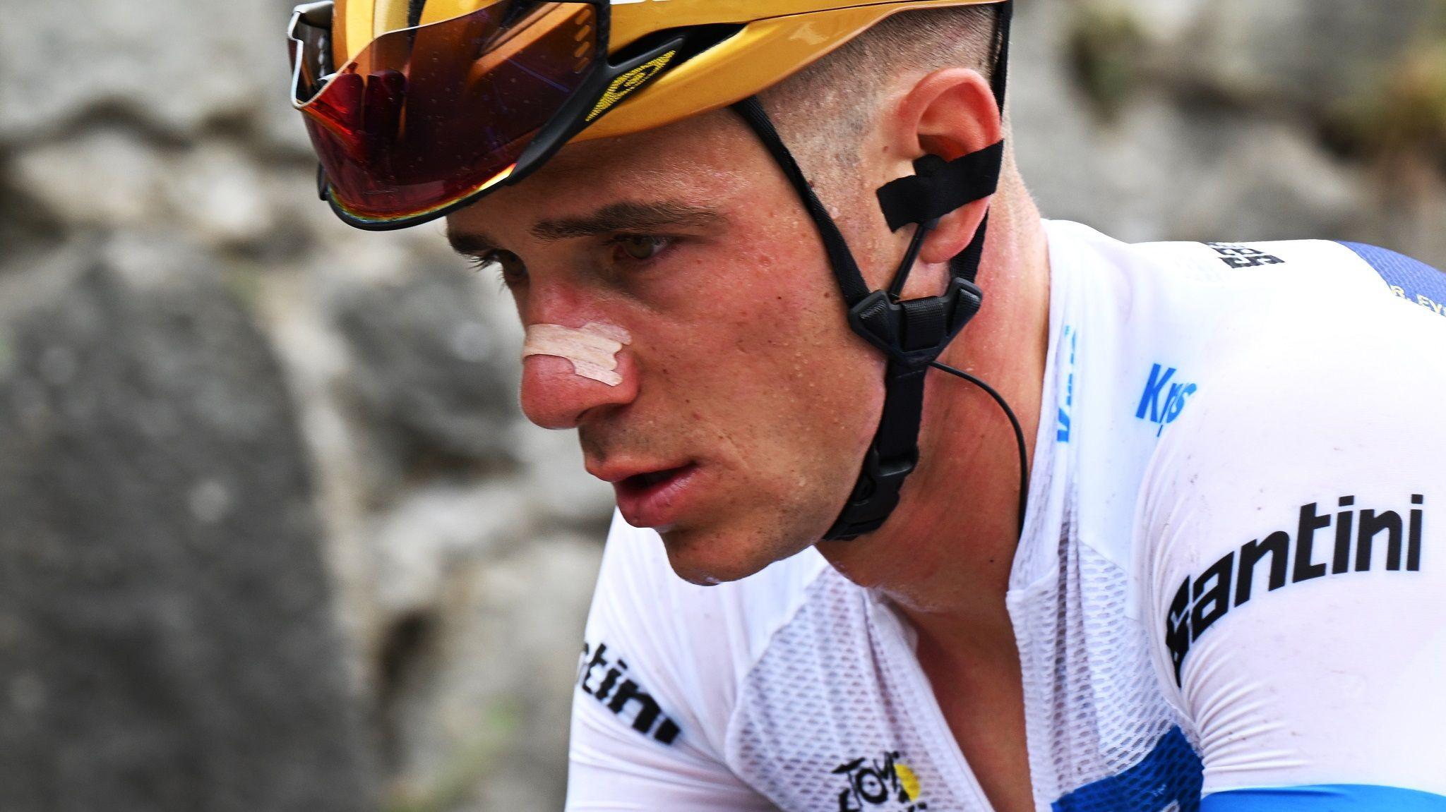 Thymen Arensman Triumphs in Stage 14 as Evenepoel Exits Tour de France 2025