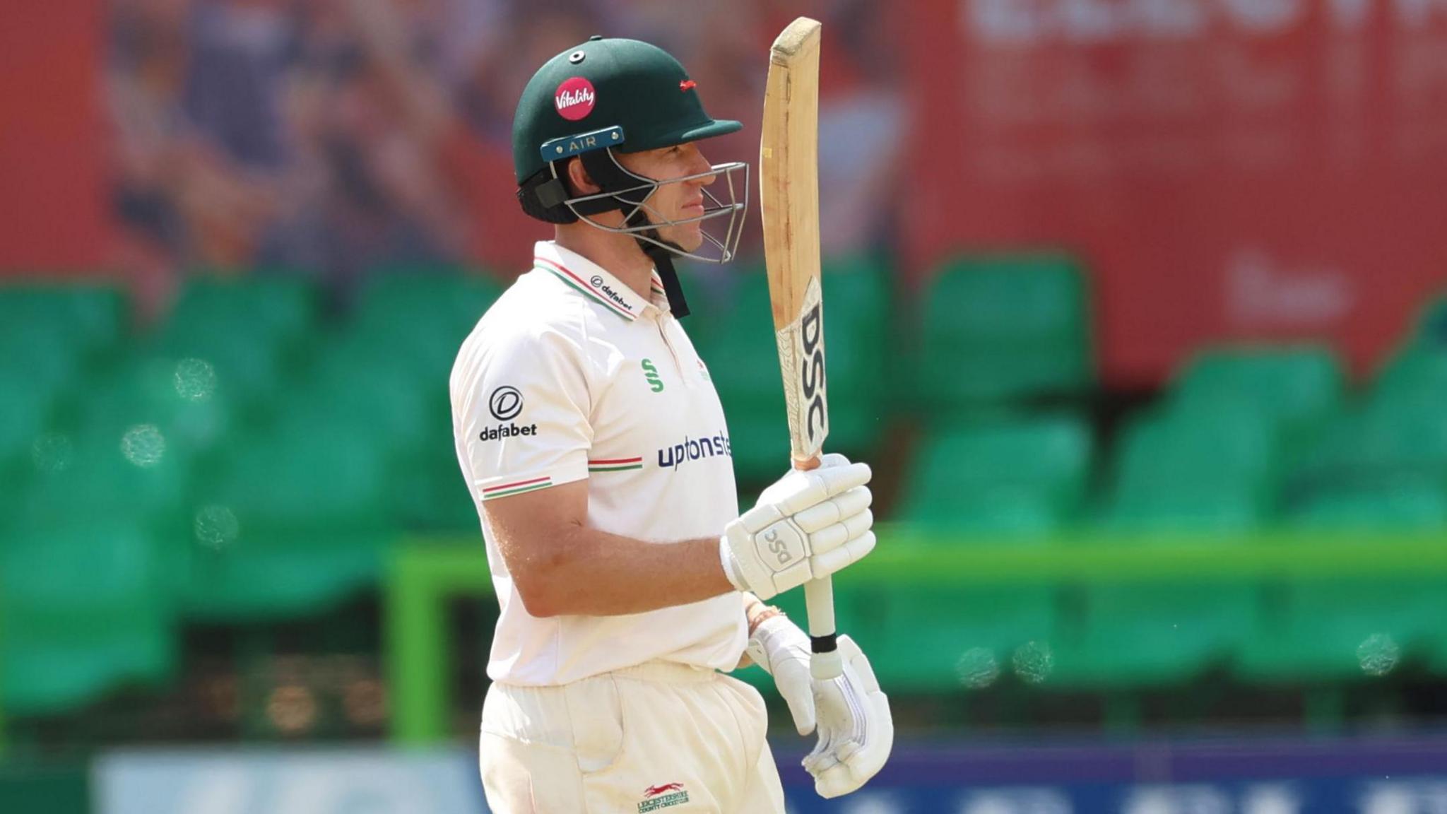 Logan Van Beek Shines as Leicestershire Dominate Glamorgan in County Championship Clash