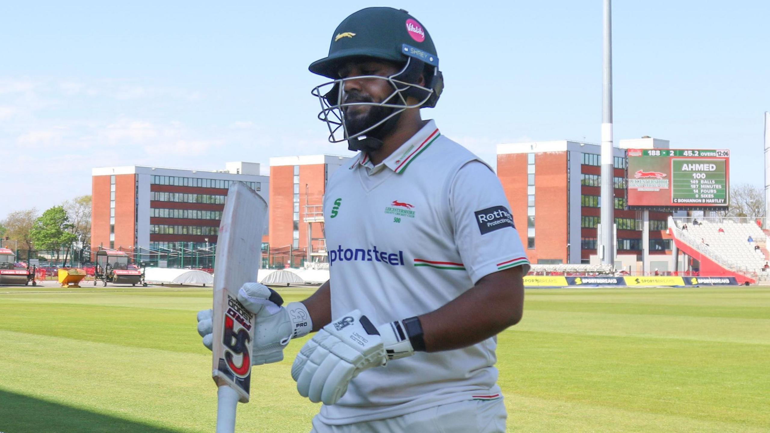 Rehan Ahmed and Peter Handscomb Excel in Leicestershire's Triumph over Lancashire