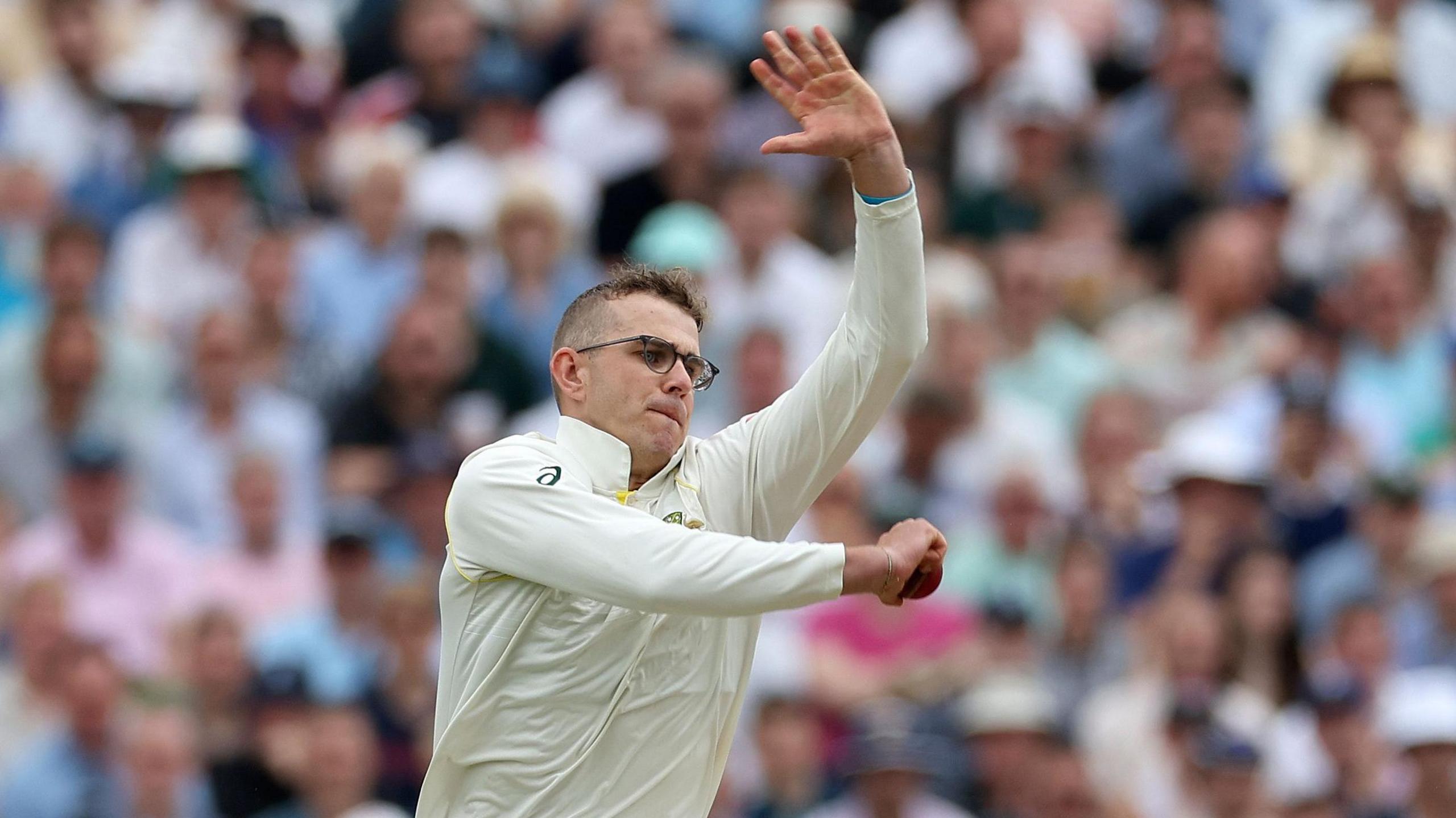 Todd Murphy Joins Gloucestershire: A New Chapter in County Cricket