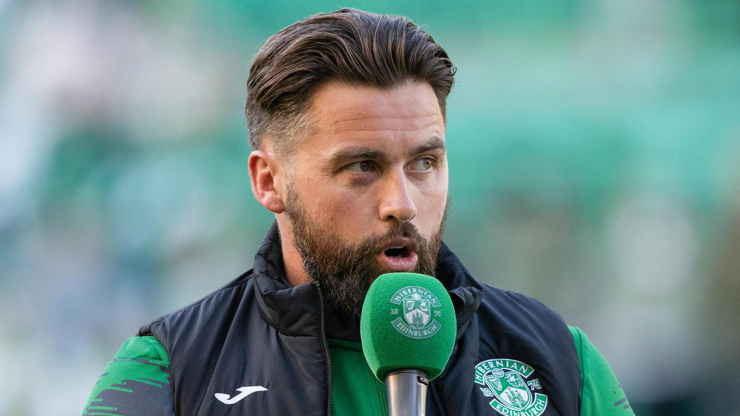 Darren McGregor's Testimonial Match: A Tribute to a Hibs Legend Despite Injury
