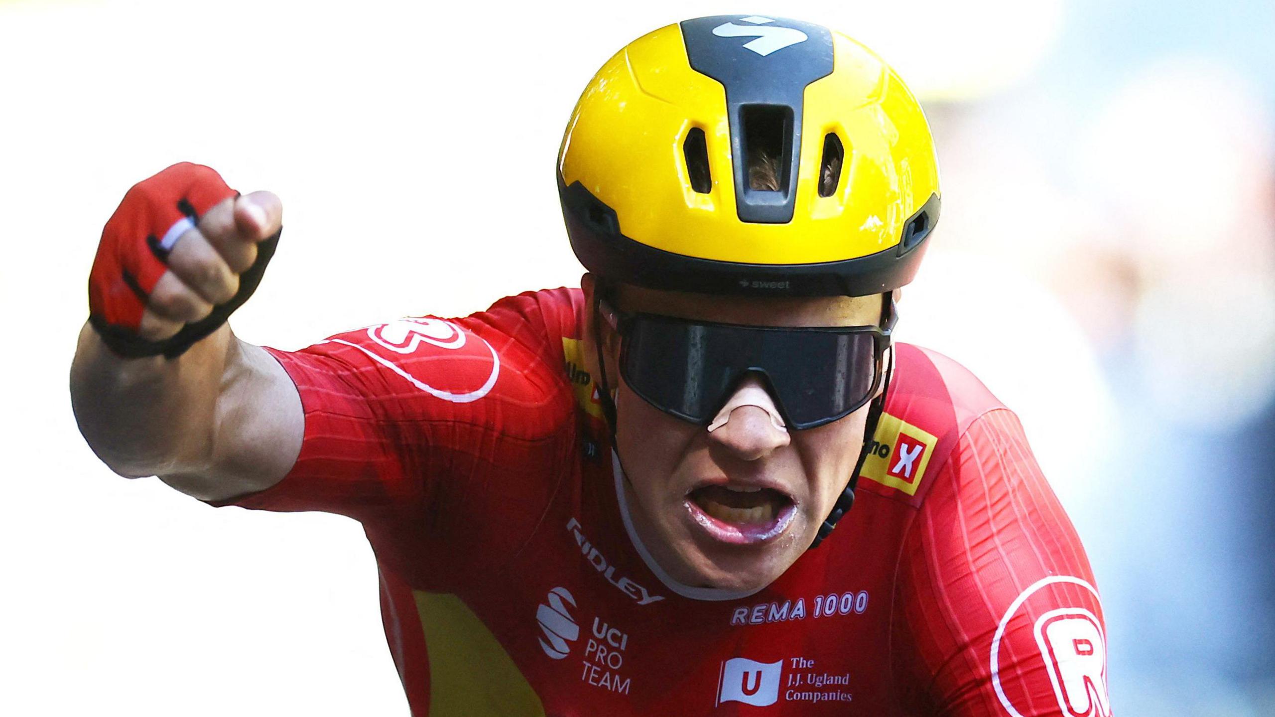 Jonas Abrahamsen Triumphs in Tour de France Stage 11 as Pogacar Recovers from Crash