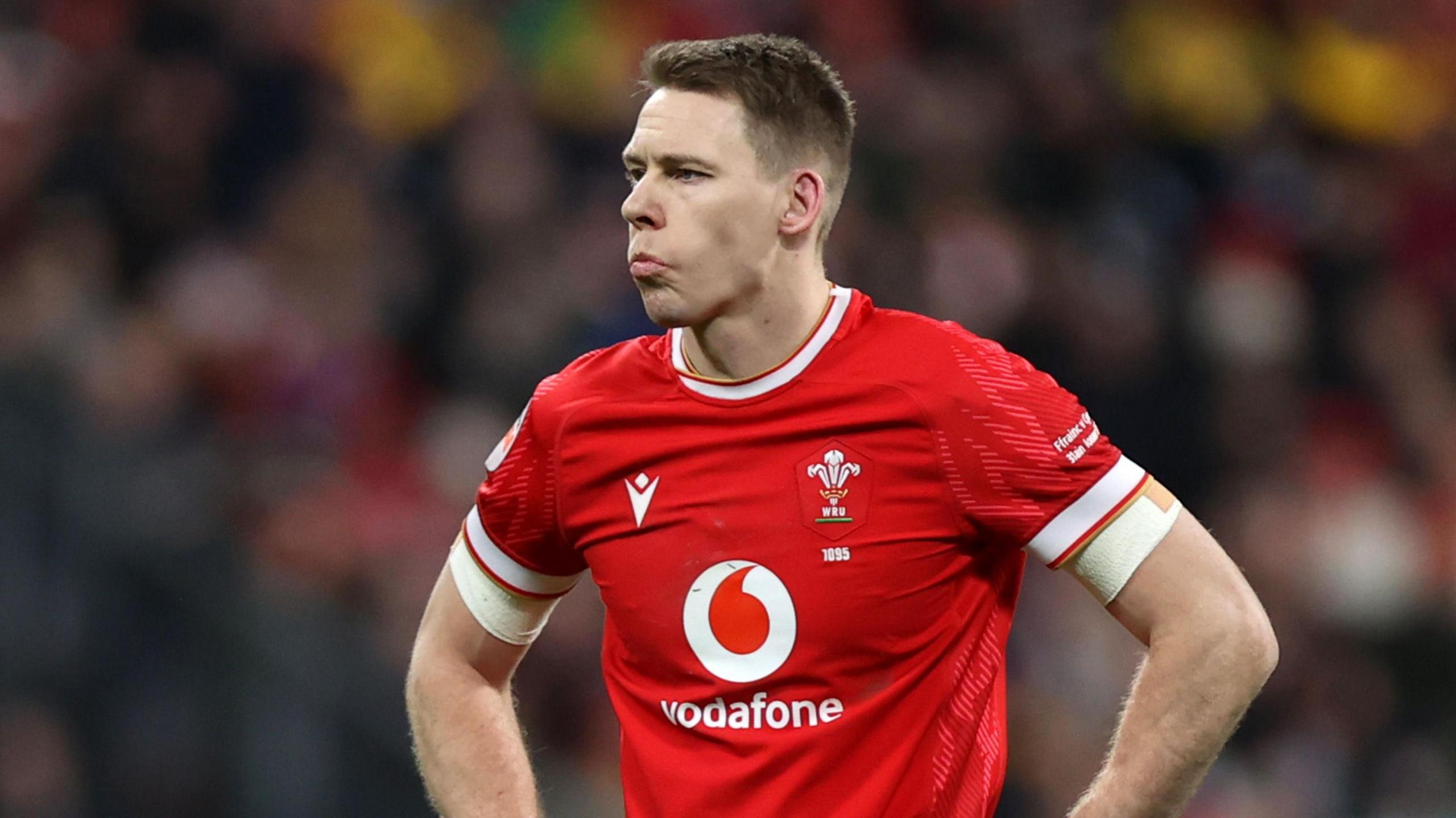 Injury Clouds Over Wales as Liam Williams Faces Race Against Time for Italy Clash