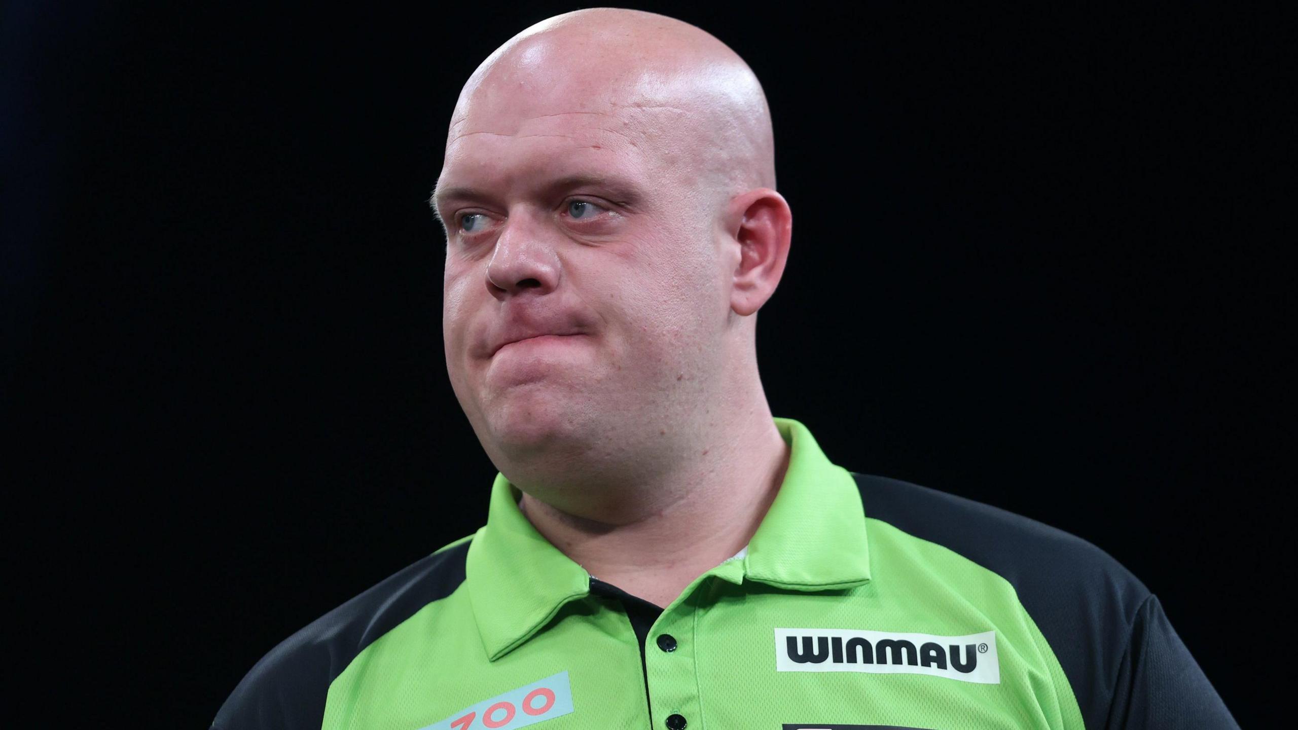 Stunning Darts Victory: Irish Amateur Michael Flynn Defeats Champion Van Gerwen