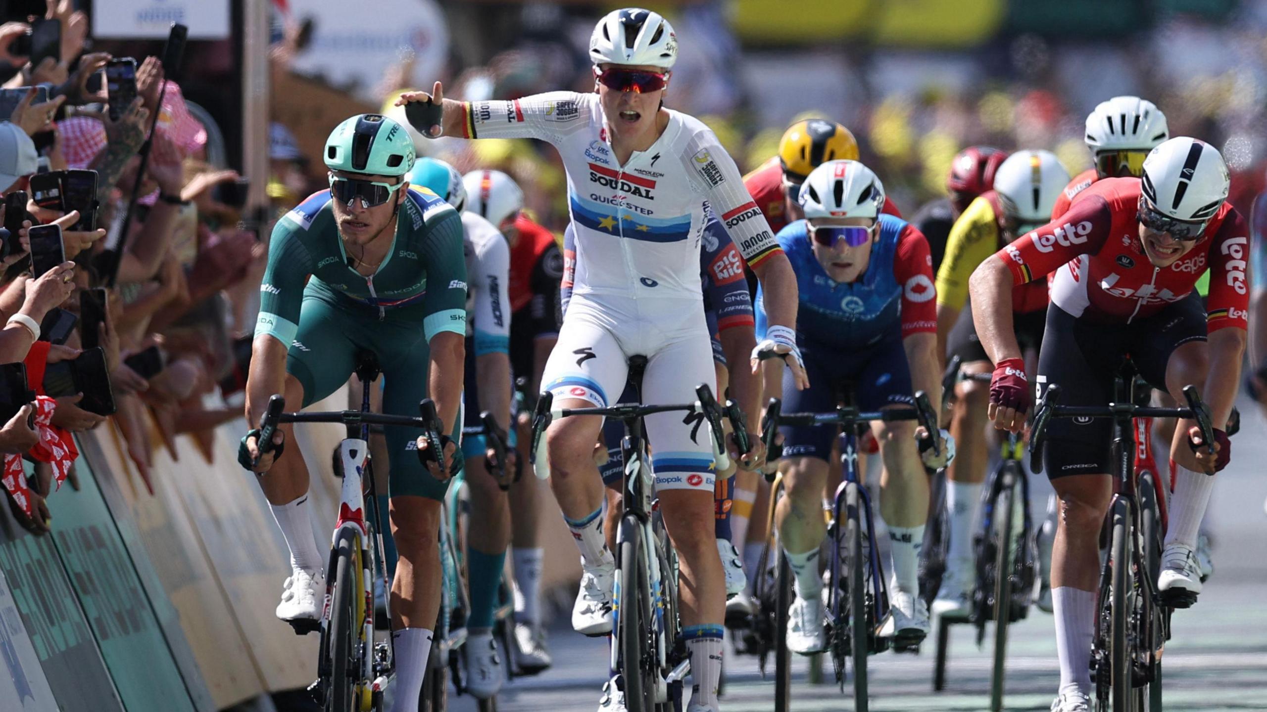 Tim Merlier Clinches Sprint Victory as Van der Poel's Breakaway Dream Fades