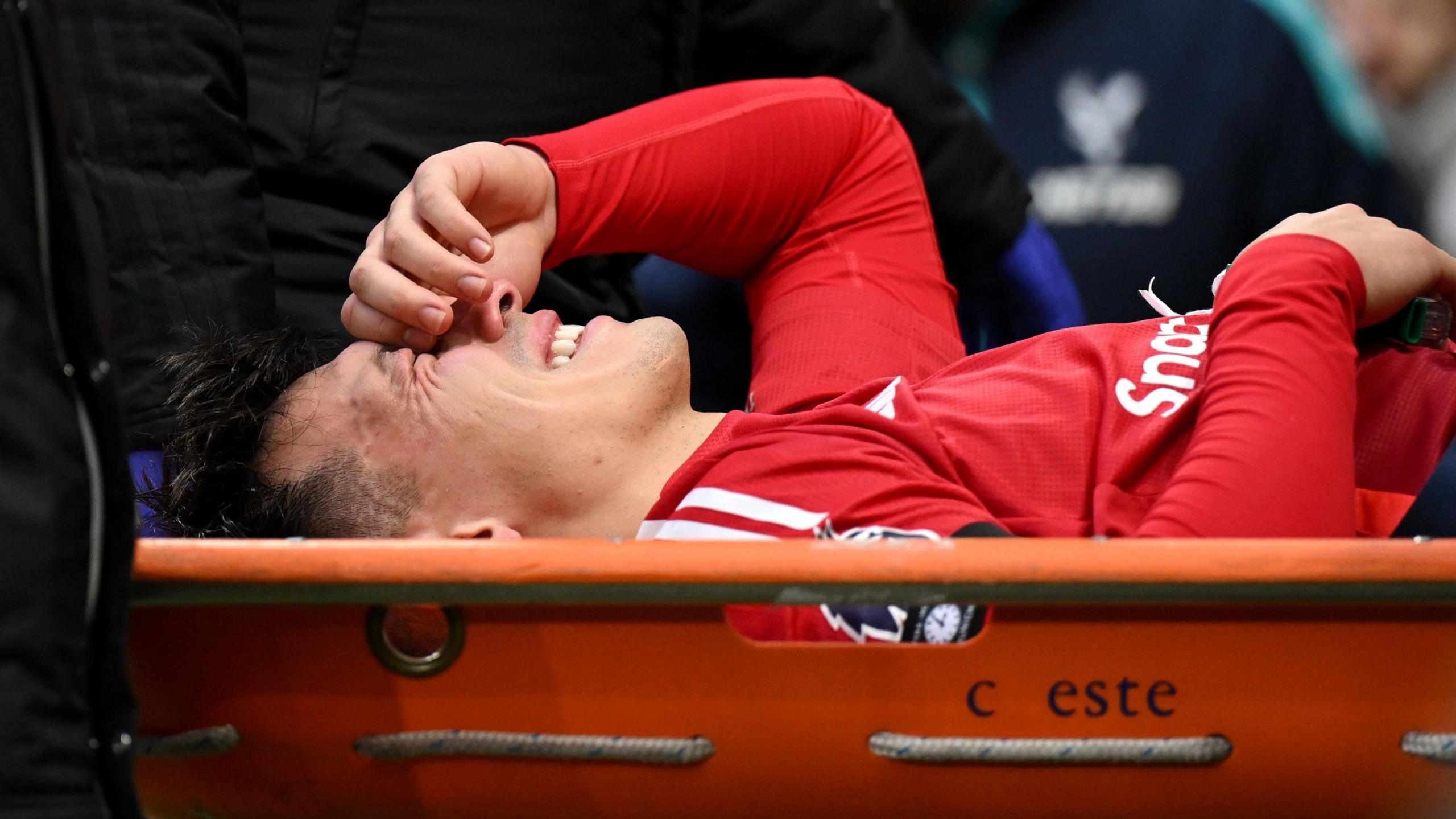 Man Utd's Martinez Faces Long Recovery After Cruciate Ligament Injury