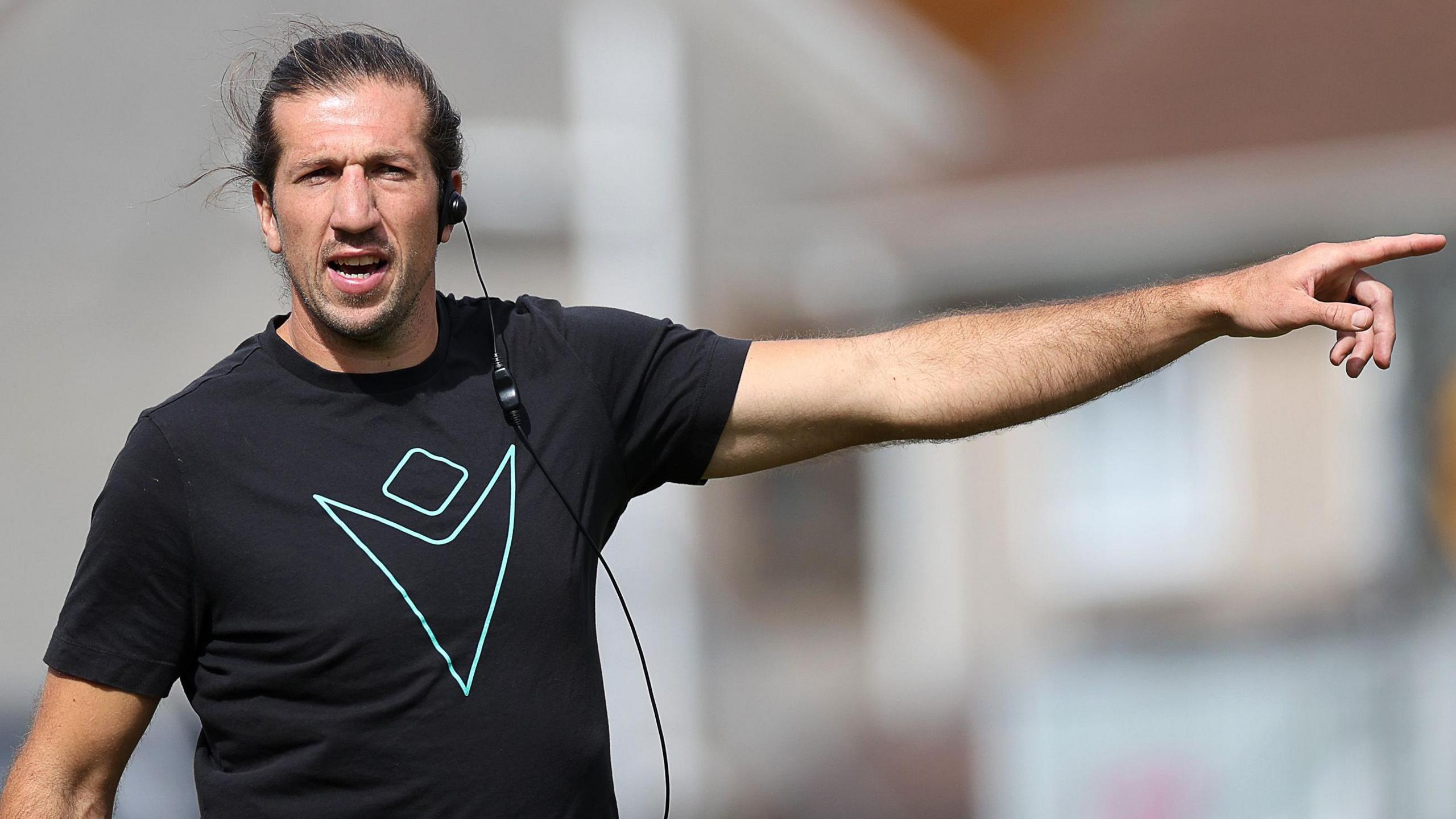 Justin Tipuric's Coaching Legacy Inspires Ospreys' Harri Deaves on Path to Wales National Team Ambitions