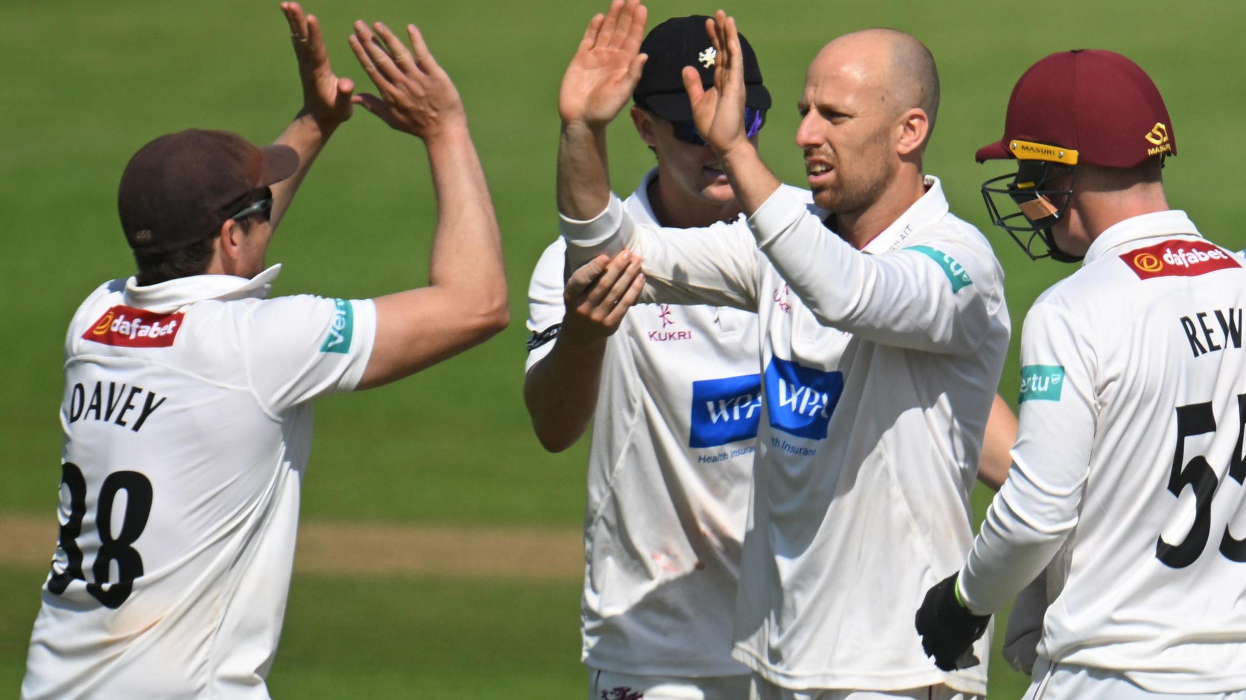 Somerset vs Essex: Bowlers' Spectacular Showdown