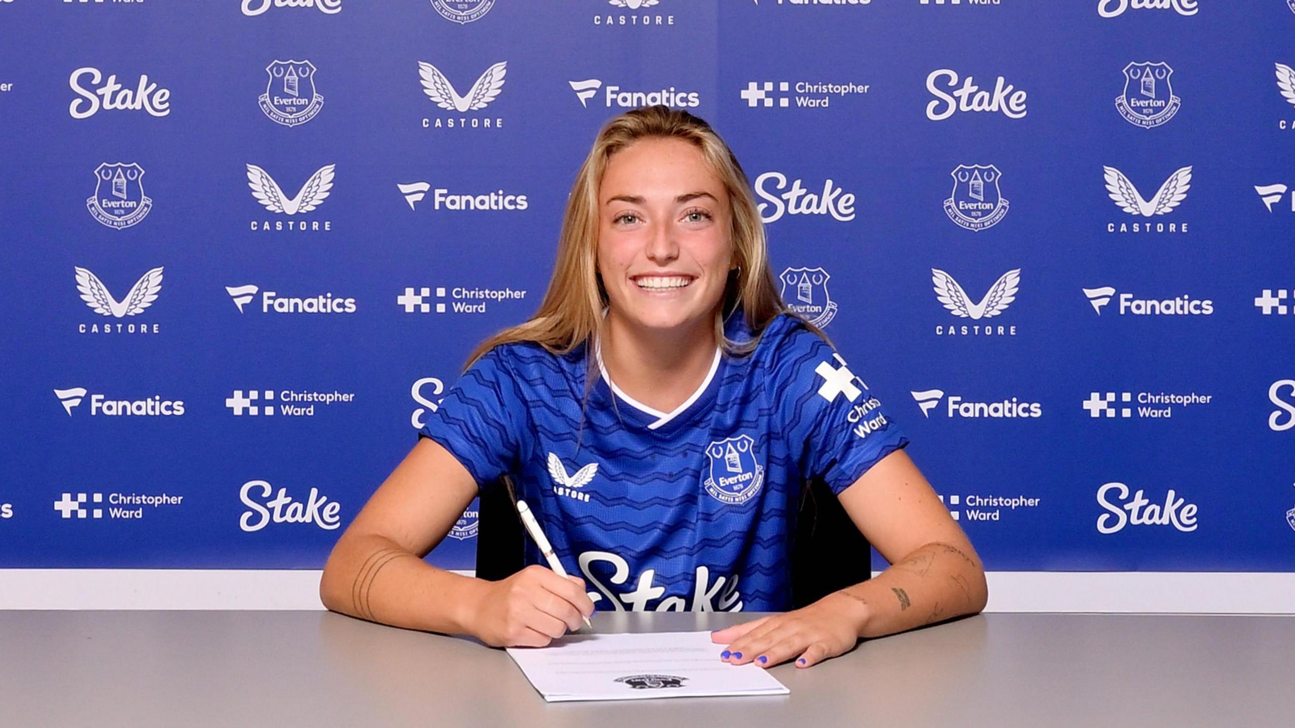 Everton Bolsters Squad with Rising Star Ornella Vignola from Spain U23