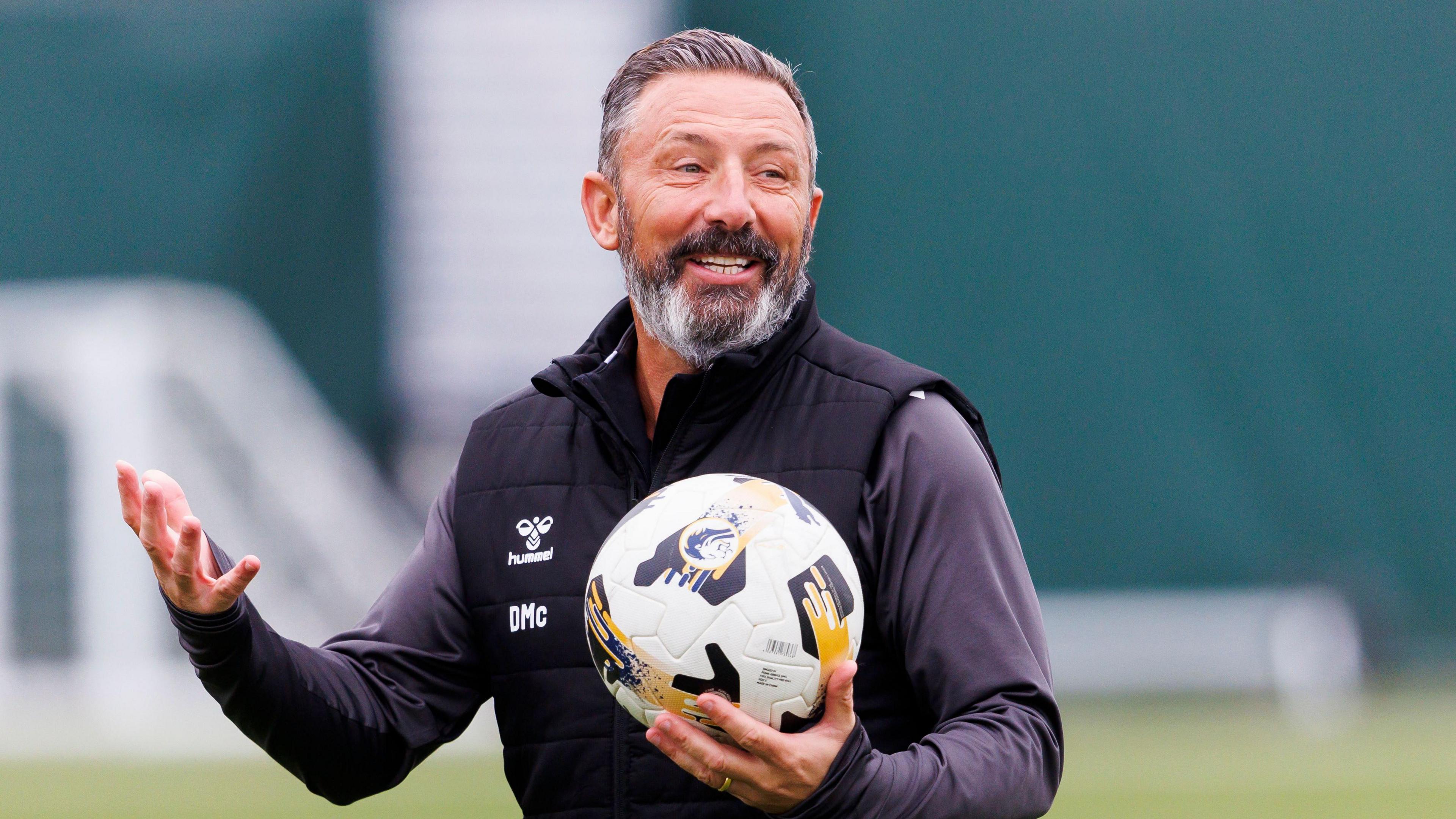 Derek McInnes Dismisses Rangers Speculation: Hearts' Premiership Charge Demands Full Focus