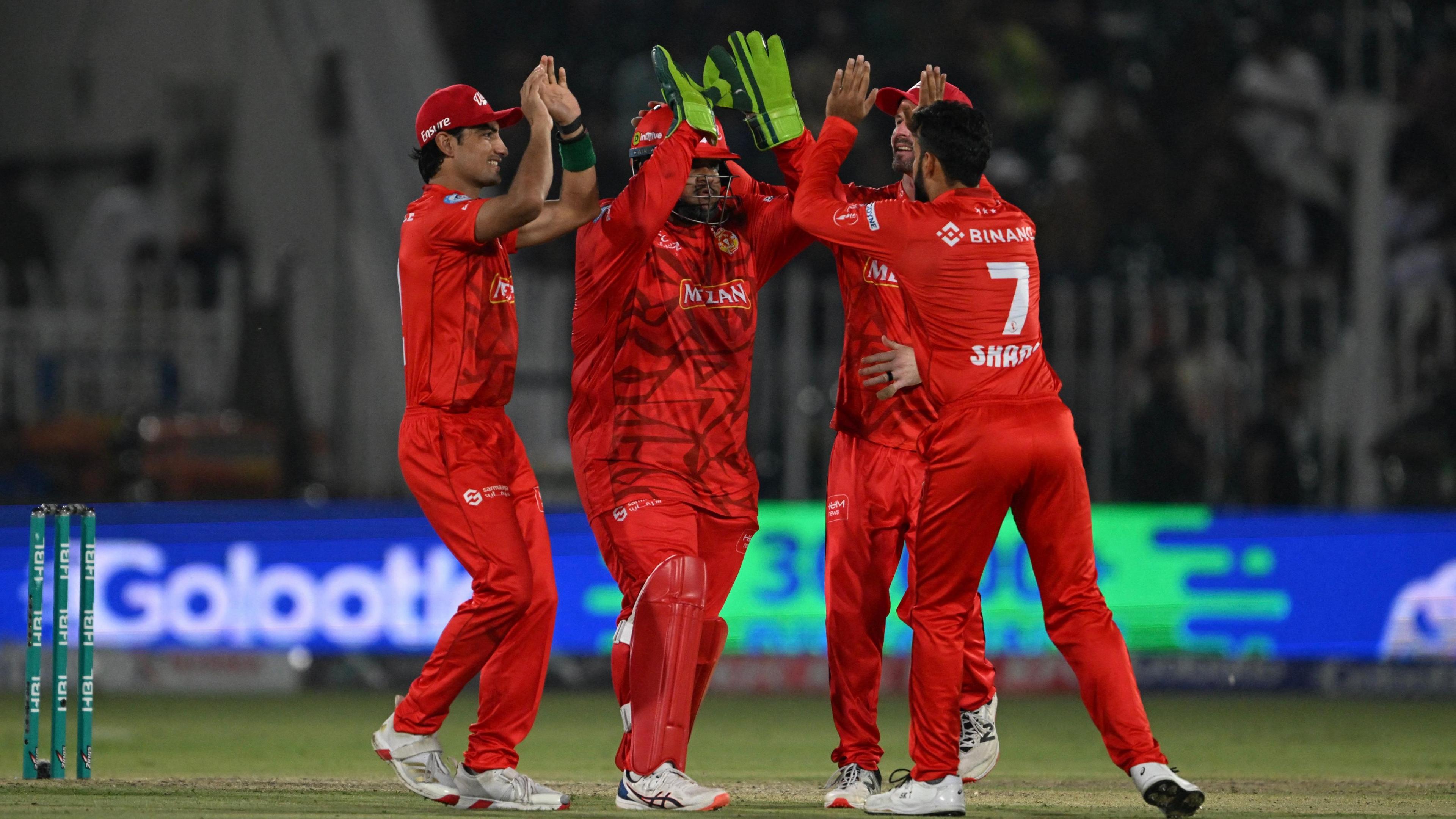 Islamabad United Dominates Multan Sultans in PSL Clash